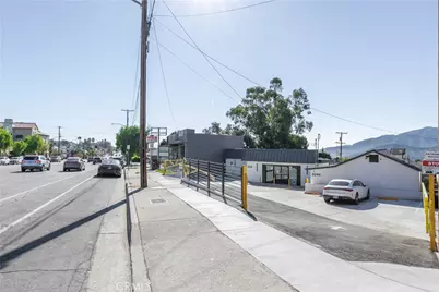 3238 Foothill Boulevard, La Crescenta, CA 91214 - Photo 3