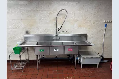 3238 Foothill Boulevard, La Crescenta, CA 91214 - Photo 17