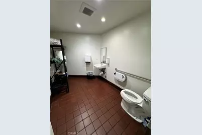 3238 Foothill Boulevard, La Crescenta, CA 91214 - Photo 21