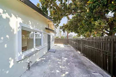 1103 S Hobart Boulevard, Los Angeles, CA 90006 - Photo 3