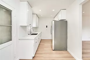 1103 S Hobart Blvd, Los Angeles, CA 90006 - Photo 5