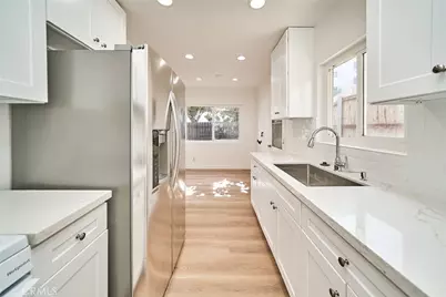 1103 S Hobart Boulevard, Los Angeles, CA 90006 - Photo 7