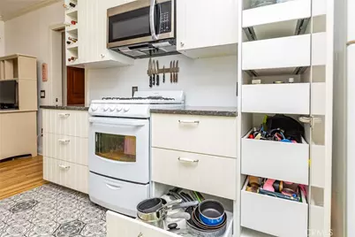 641 Canyon Drive, Glendale, CA 91206 - Photo 15