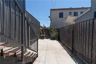 285 W 9th St, San Pedro, CA 90731 - Photo 11
