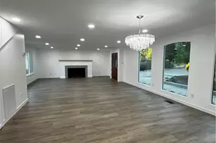 2430 Orange Ave, La Crescenta, CA 91214 - Photo 9