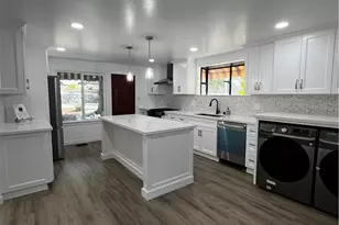 2430 Orange Ave, La Crescenta, CA 91214 - Photo 15