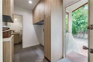 10452 Lindbrook Dr, Los Angeles, CA 90024 - Photo 23