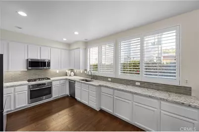 27503 Wellsley Way, Valencia, CA 91354 - Photo 9