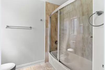 14715 Saticoy Street #13, Van Nuys, CA 91405 - Photo 23