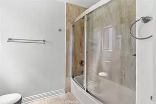 14715 Saticoy St, Van Nuys, CA 91405 - Photo 23