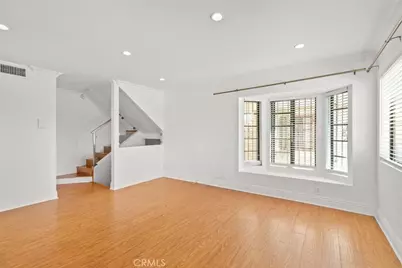 14715 Saticoy Street #13, Van Nuys, CA 91405 - Photo 7