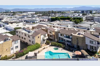 14715 Saticoy Street #13, Van Nuys, CA 91405 - Photo 37