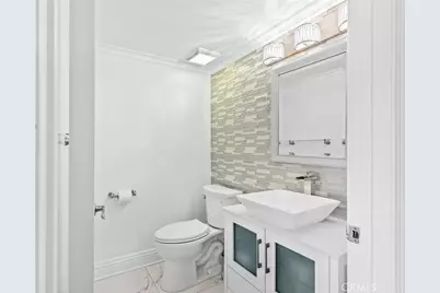 14715 Saticoy Street #13, Van Nuys, CA 91405 - Photo 17