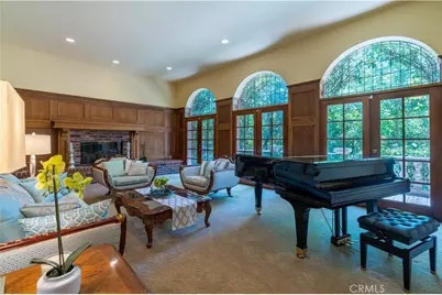 375 Berkshire Avenue, La Canada Flintridge, CA 91011 - Photo 13