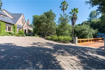 375 Berkshire Avenue, La Canada Flintridge, CA 91011 - Photo 3