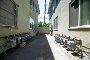 15445 Vanowen St, Van Nuys, CA 91406 - Photo 15