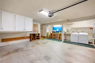 9555 Via Venezia, Burbank, CA 91504 - Photo 31