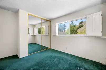 9555 Via Venezia, Burbank, CA 91504 - Photo 23