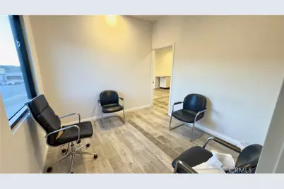 7341 Foothill Boulevard #201-202, Tujunga, CA 91042 - Photo 3