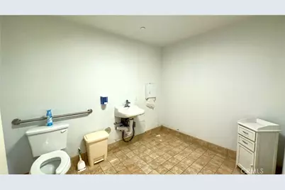 7341 Foothill Boulevard #201-202, Tujunga, CA 91042 - Photo 9