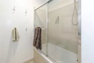 5325 Newcastle Ave, Encino, CA 91316 - Photo 13