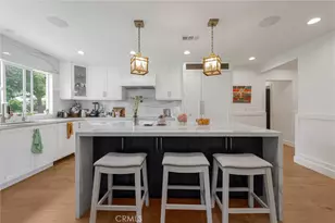 2528 N Orchard Dr, Burbank, CA 91504 - Photo 1