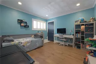 2528 N Orchard Dr, Burbank, CA 91504 - Photo 23