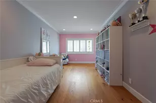 2528 N Orchard Dr, Burbank, CA 91504 - Photo 27