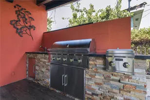 2528 N Orchard Dr, Burbank, CA 91504 - Photo 43