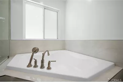 8600 Bluffdale Drive, Los Angeles, CA 91352 - Photo 17