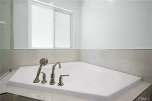 8600 Bluffdale Dr, Los Angeles, CA 91352 - Photo 17