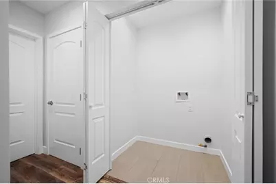 8600 Bluffdale Drive, Los Angeles, CA 91352 - Photo 25