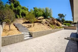 8600 Bluffdale Dr, Los Angeles, CA 91352 - Photo 27