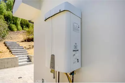 8600 Bluffdale Drive, Los Angeles, CA 91352 - Photo 33