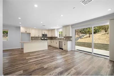 8600 Bluffdale Drive, Los Angeles, CA 91352 - Photo 9