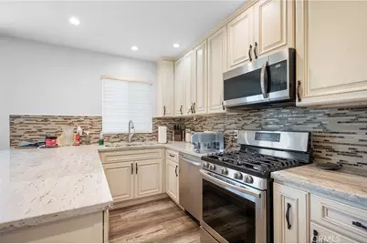 8600 Bluffdale Drive, Los Angeles, CA 91352 - Photo 41