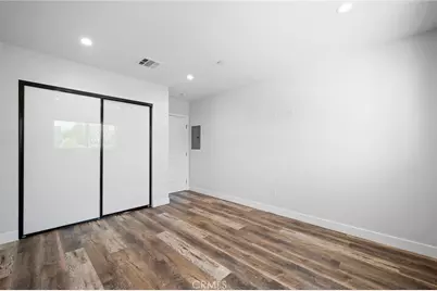 8600 Bluffdale Drive, Los Angeles, CA 91352 - Photo 23