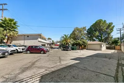 3850 Foothill Boulevard, Glendale, CA 91214 - Photo 9