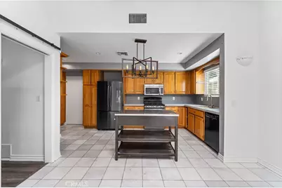 23151 Bigler Street, Woodland Hills, CA 91364 - Photo 13