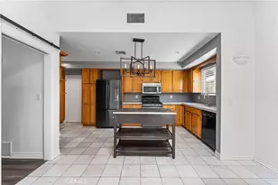 23151 Bigler St, Woodland Hills, CA 91364 - Photo 13