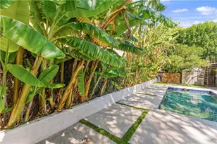 23151 Bigler St, Woodland Hills, CA 91364 - Photo 47