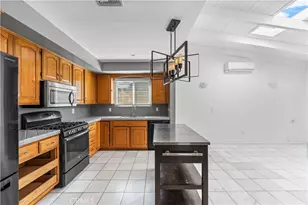 23151 Bigler St, Woodland Hills, CA 91364 - Photo 11