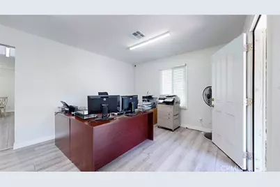 6851 Foothill Boulevard, Tujunga, CA 91042 - Photo 9