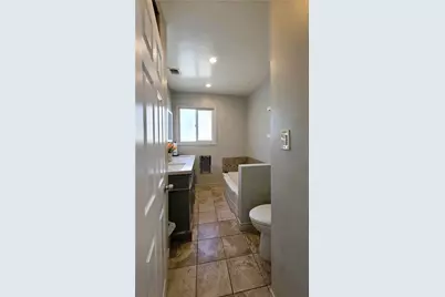 6637 Capps Avenue, Reseda, CA 91335 - Photo 15