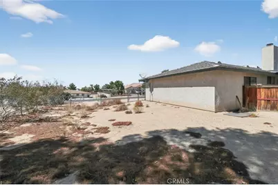 18539 Symeron Road, Apple Valley, CA 92307 - Photo 3
