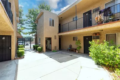 11341 Victory Boulevard, North Hollywood, CA 91606 - Photo 7