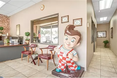 2912 -2916 Foothill Boulevard, La Crescenta, CA 91214 - Photo 5