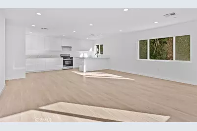 6842 Cedros Avenue, Van Nuys, CA 91405 - Photo 5