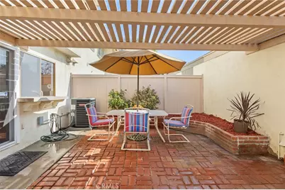 9824 Via Sonoma, Cypress, CA 90630 - Photo 37