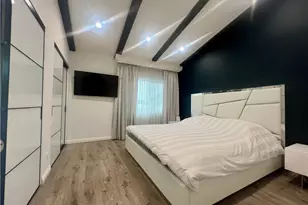 7301 Lennox Ave, Van Nuys, CA 91405 - Photo 9